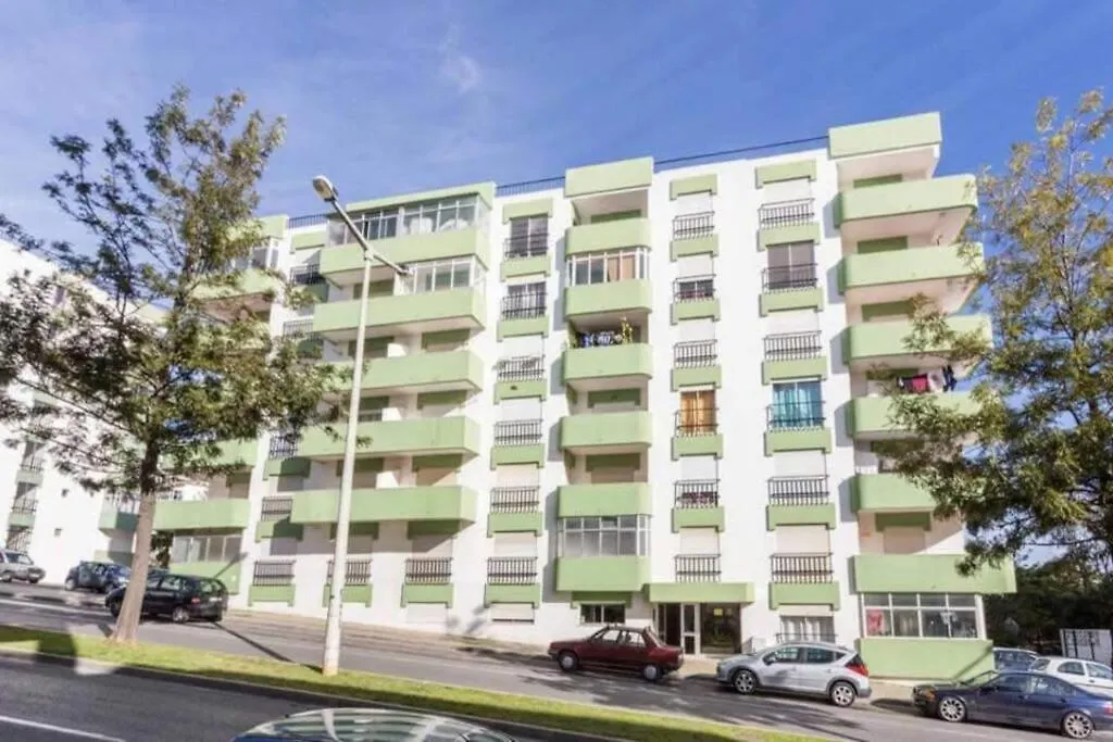 Two Bedroom Center Apartment Quarteira