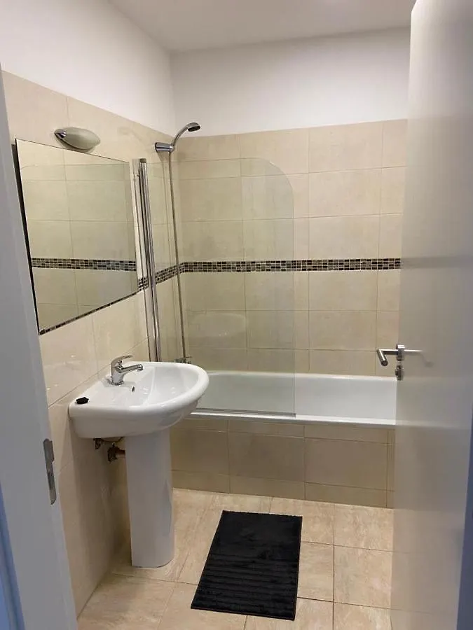 Two Bedroom Center Apartment Quarteira البرتغال